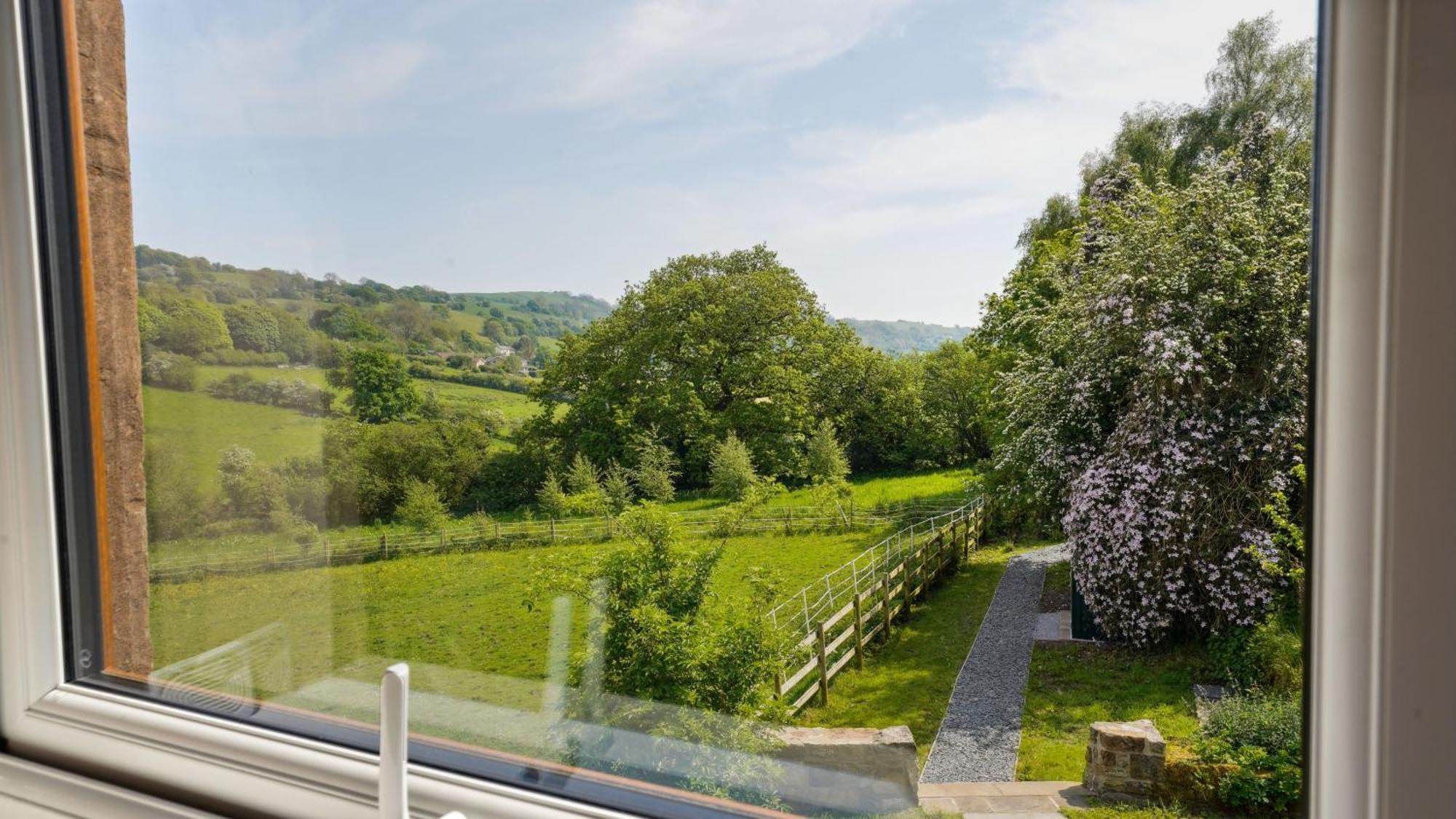 Tranquil Countryside Cottage For Two Wrexham Eksteriør bilde